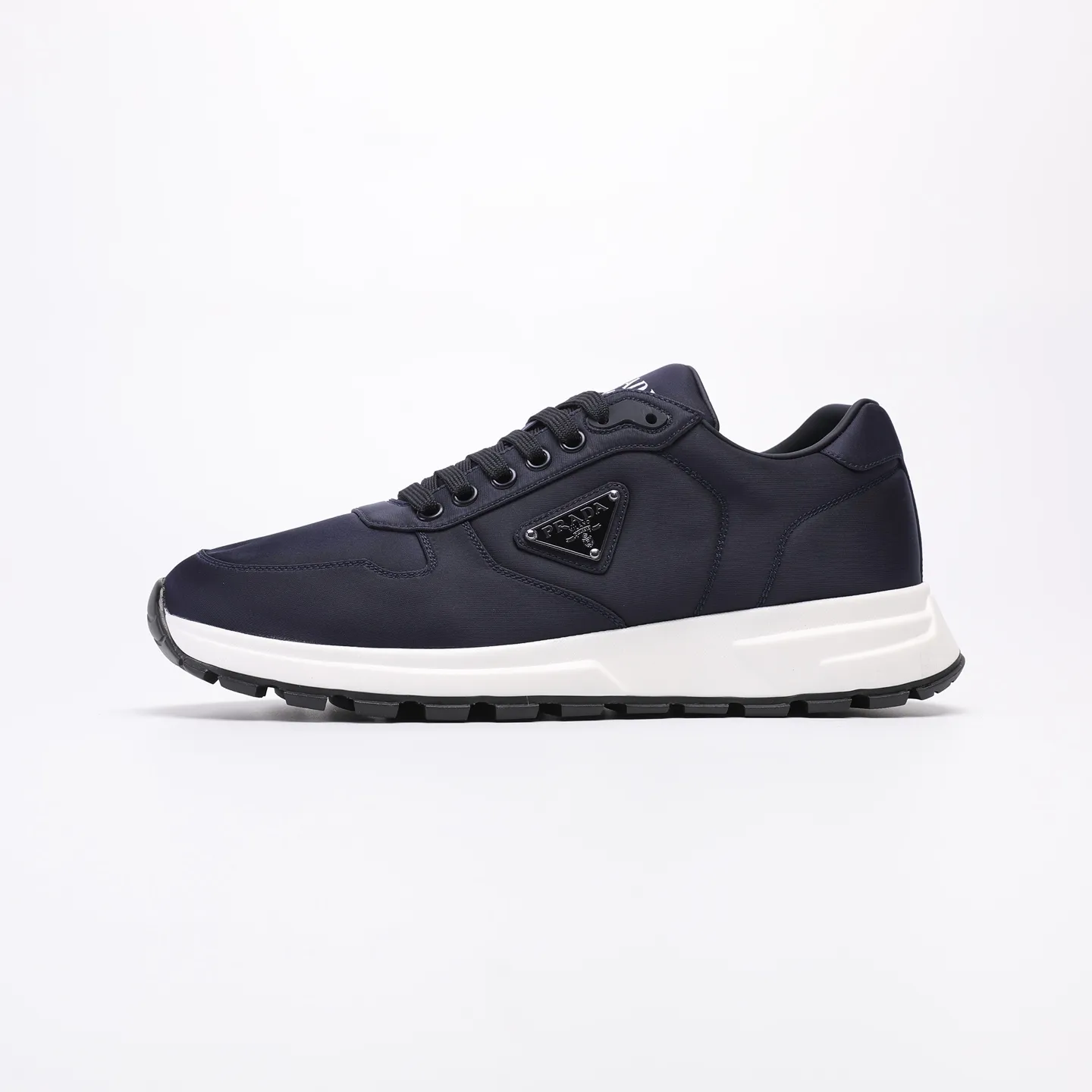 Batch 580 [PRADA] Men's shoes are popular in the counter, official website synchronization, high-quality shipments. Fabric: original cowhide with snakeskin. Lining: cowhide feet + cowhide lining. Outsole: original TPU + foam. Size: 38-46